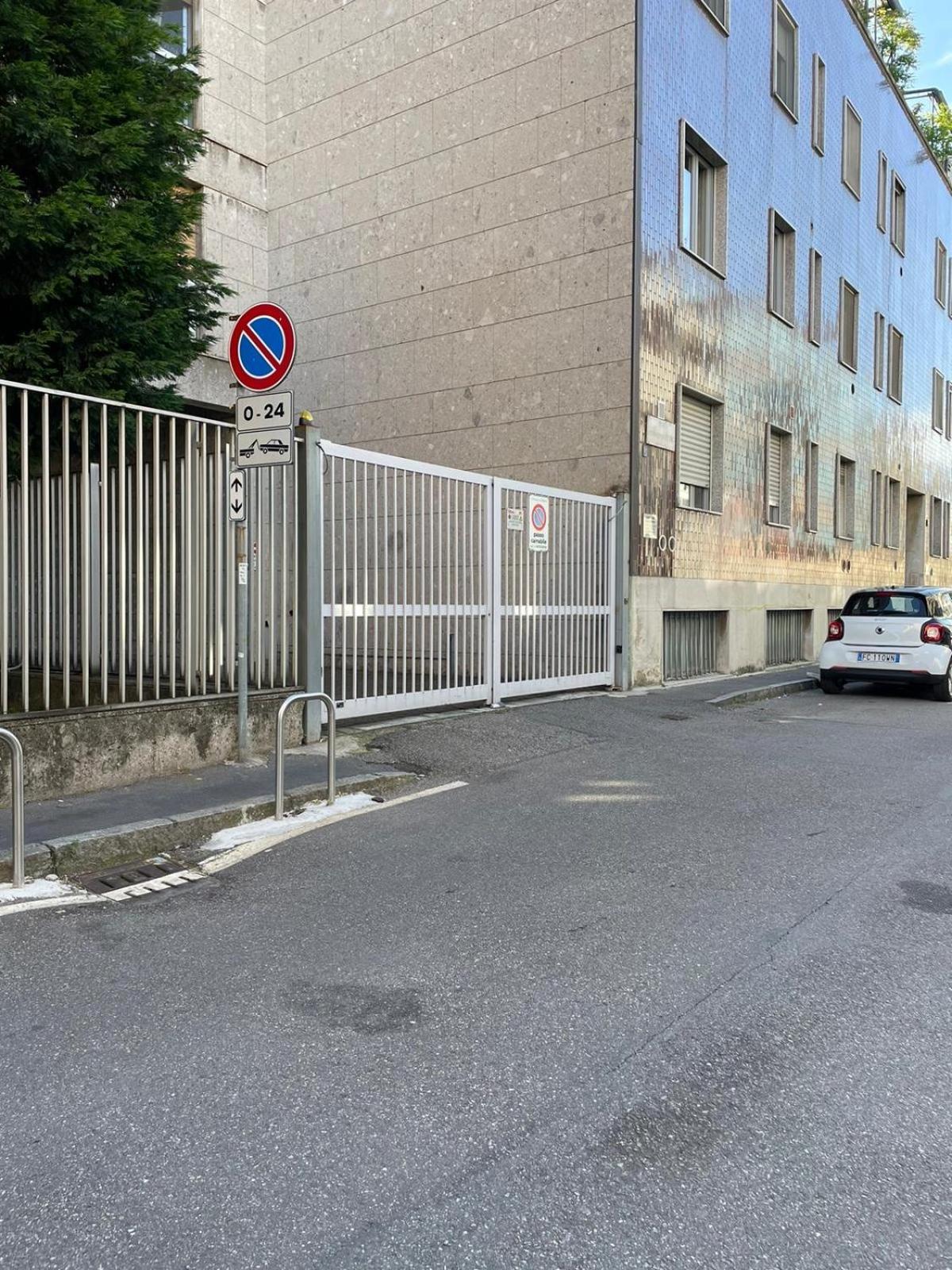 Morivione Apartment - Bocconi Free Parking Milão Exterior foto